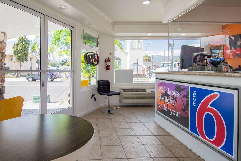 Motel 6-San Bernardino, Ca - Downtown Exteriör bild